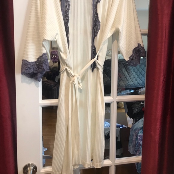 Andres Robe - Picture 3 of 5